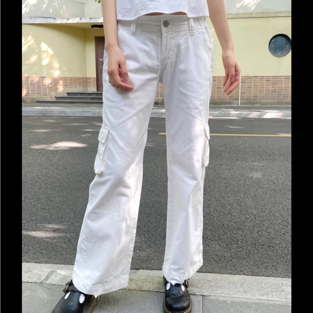 Brandy Melville Kimmy cargo pants white